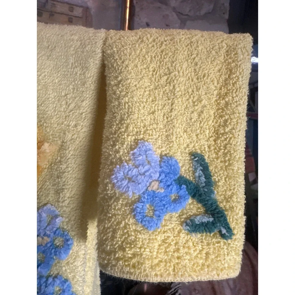 Cannon Yellow Embroidered Floral Bath Towel Set Vintage‎ Home Decor